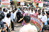 NHAI apathy in restoring highway, protest by Youth Congress